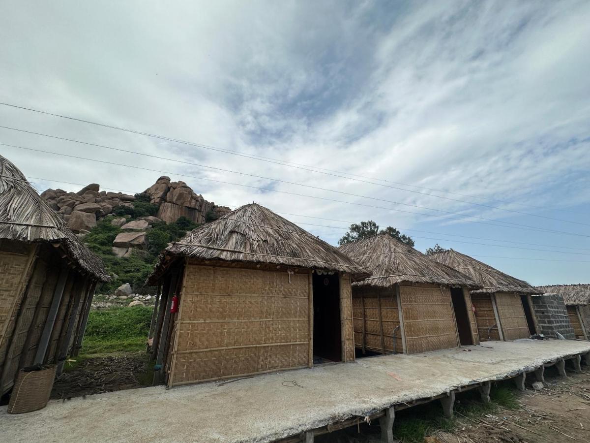 The Gravity Cafe -A Unit Of Staychillhampi Dış mekan fotoğraf