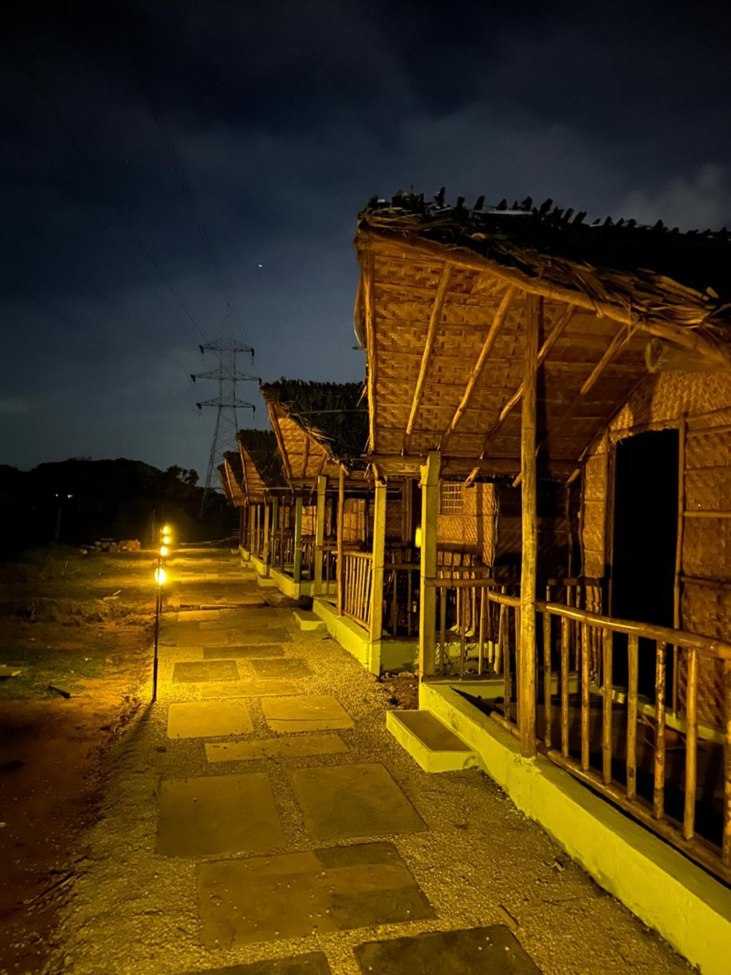The Gravity Cafe -A Unit Of Staychillhampi Dış mekan fotoğraf