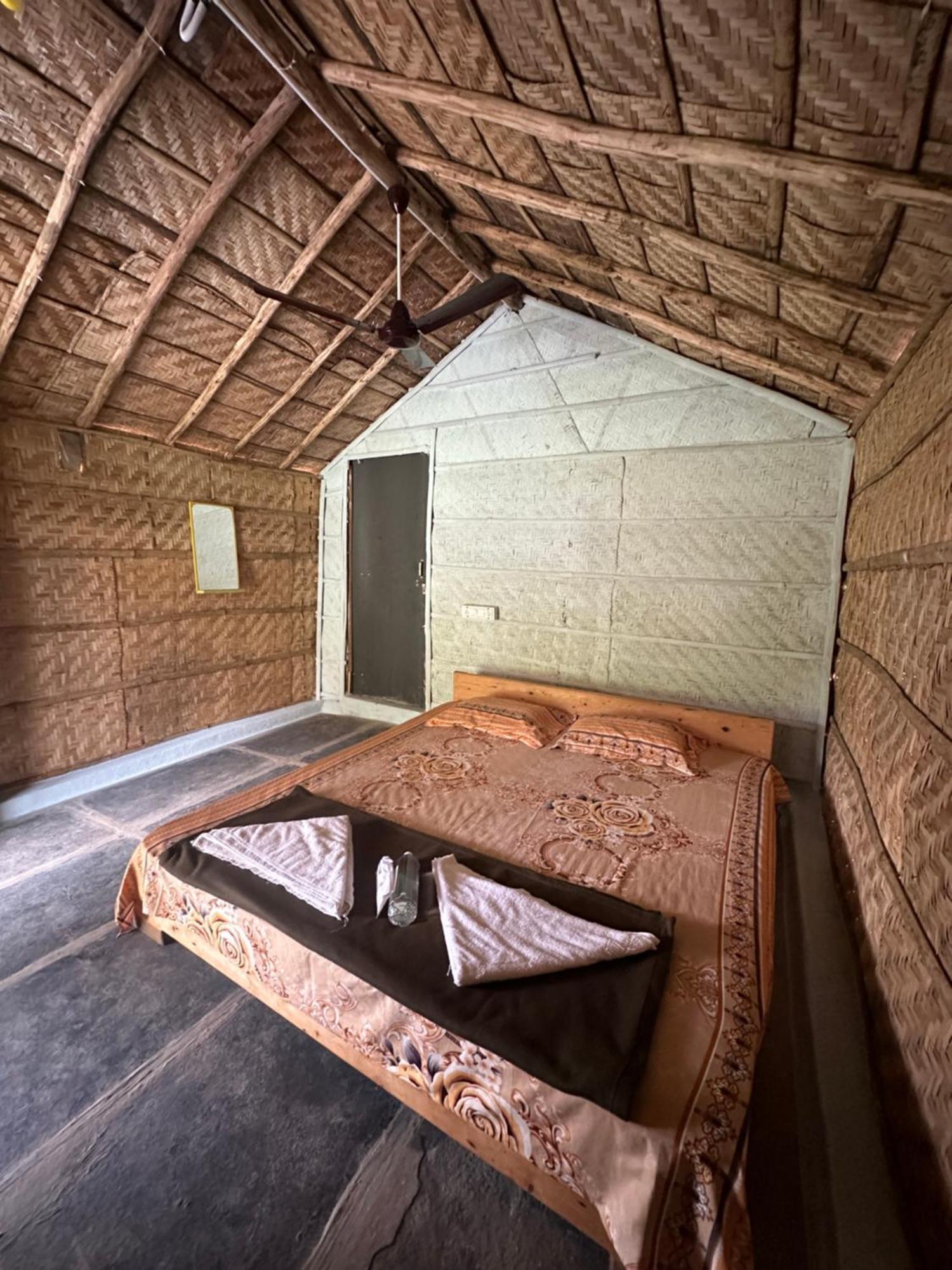 The Gravity Cafe -A Unit Of Staychillhampi Dış mekan fotoğraf