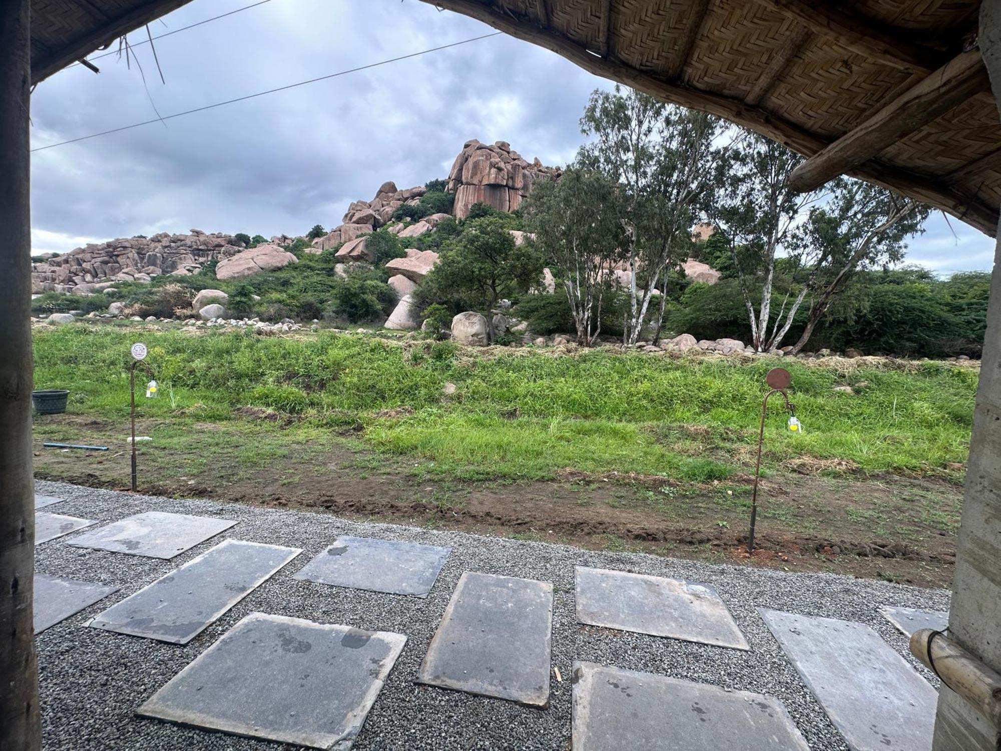 The Gravity Cafe -A Unit Of Staychillhampi Dış mekan fotoğraf